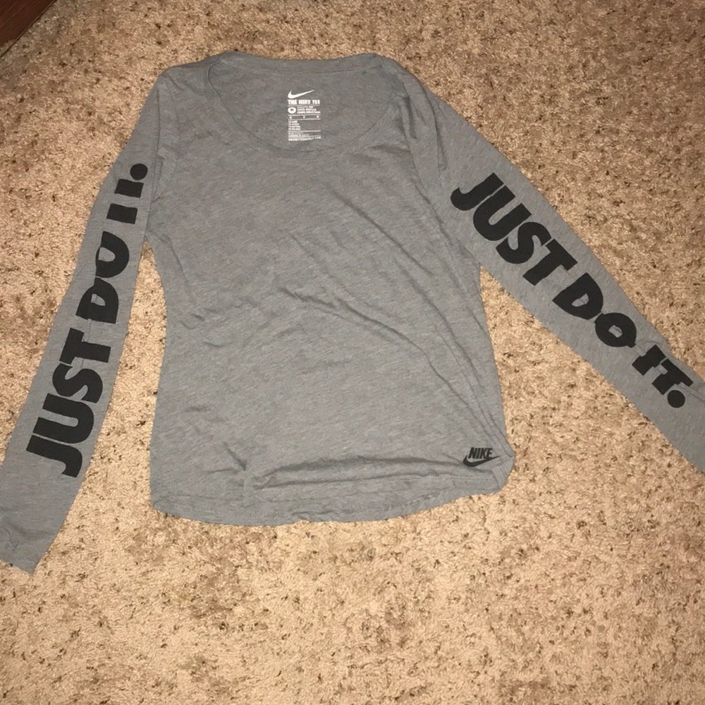 Super cute and comfy Nike shirt